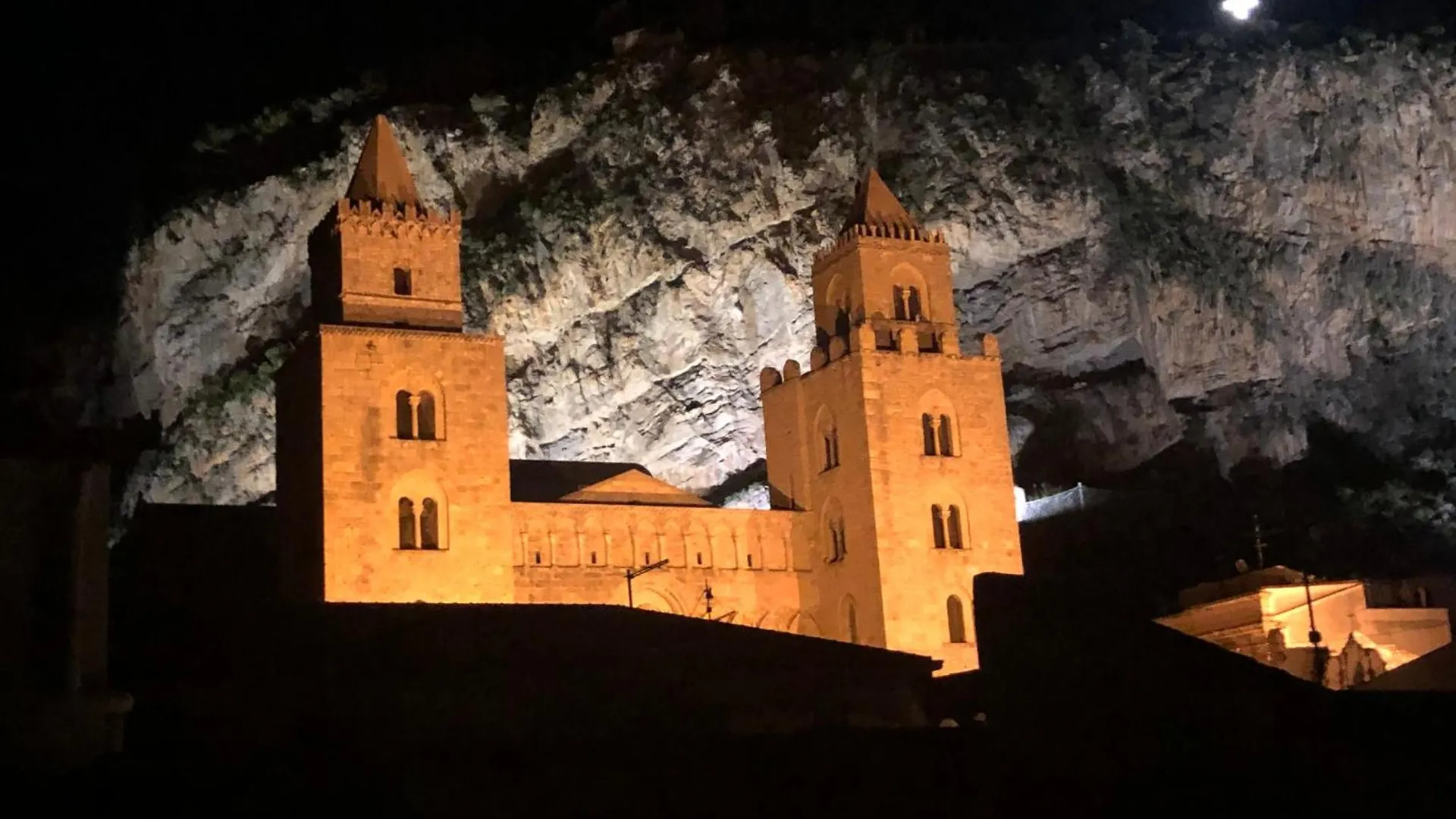 شقة Casa Celia تْشيفالو